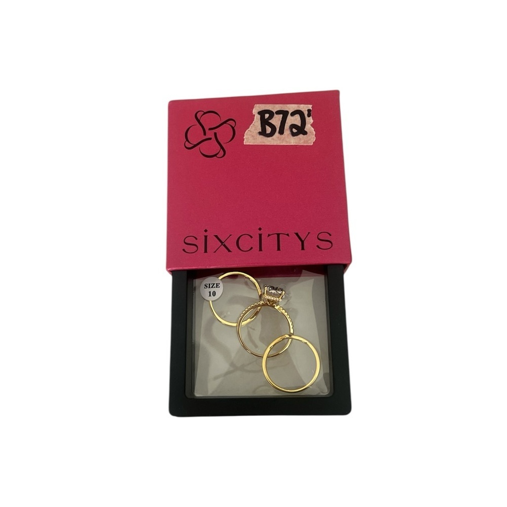 NWT, Sixcitys 3 ring set size 10‎